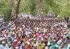जमीन अधिग्रहनाविरोधात हजारो शेतकऱ्यांचा बैल-बंडी घेऊन जिल्हाधिकारी कार्याल्यासमोर ठिय्या आंदोलन