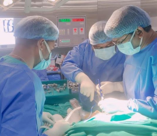 गडचिरोलीत पहिली मोफत गुडघा प्रत्यारोपण शस्त्रक्रिया; एलकेएएमएचचा आरोग्यसेवेत नवा इतिहास
