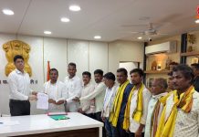 आदिवासी शेतकऱ्यांच्या जमिनी हडपण्याचा डाव?; खासगी कंपनी व दलालांविरोधात संताप